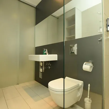 Modernes Apartment - Netflix & Gym - Zentrumsnah ! Apartment *
